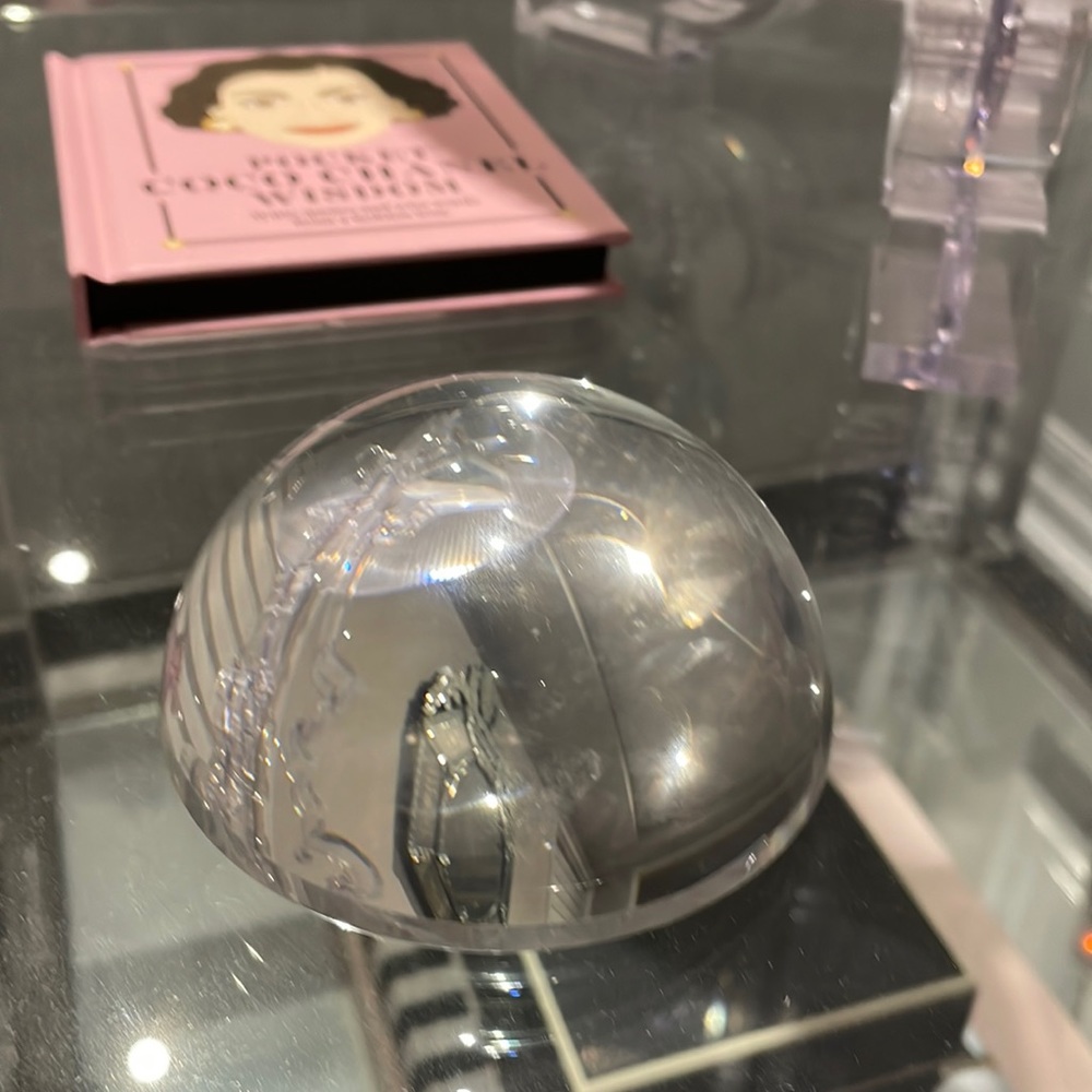 Glass paper weight